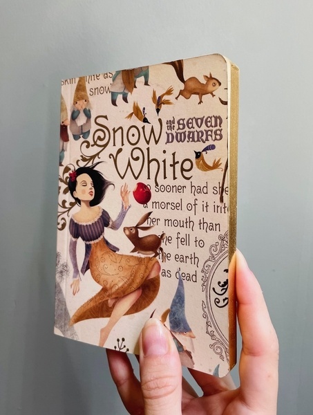 Cuaderno Blancanieves A6 borde dorado