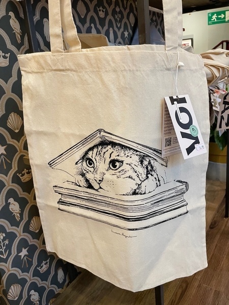 Bolsa Laura Agustí 'Cat in books'