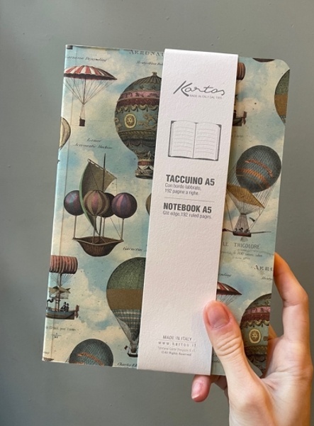 Cuaderno A5 borde dorado - Globos